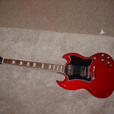 Epiphone SG Standard Heritage Cherry with Case ! image 2