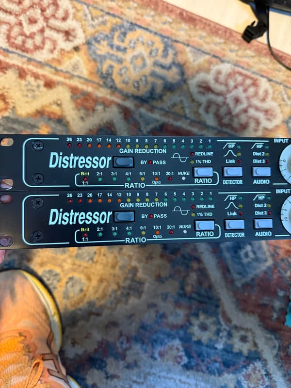 Empirical Labs EL8-XS Distressor Stereo Pair with British Mode and Image Link