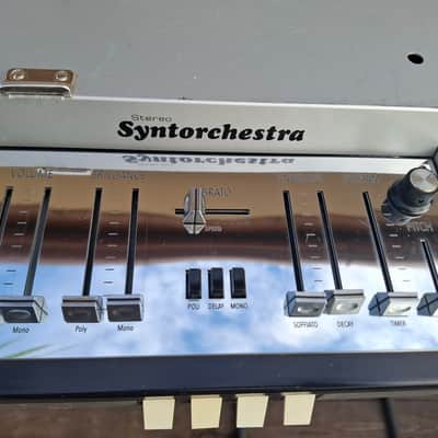 Farfisa Syntorchestra 37-Key String Synthesizer 1976 - Silver image 3