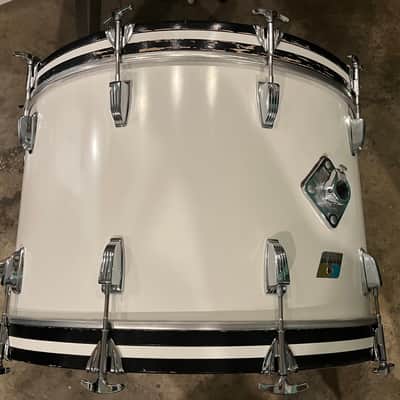 Ludwig 15, 18, 24 Super Classic 3 ply 70s White cortex drum set image 16