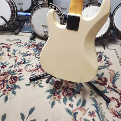 Peavey Fury Cream image 4