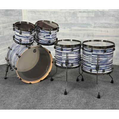 Tama Starclassic Walnut/Birch 5pc Drum Set w/22BD Blue & White Oyster image 2