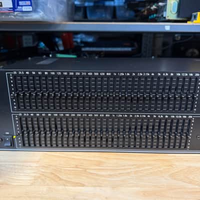 RANE graphic equalizer Model GE-60, 1/3 Octave Stereo EQ image 4