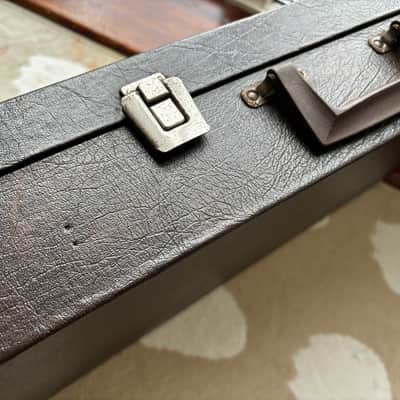1980s The Gibson Guitar Company USA Rectangular Vintage Hard Case Brown & Red Interior rare image 4