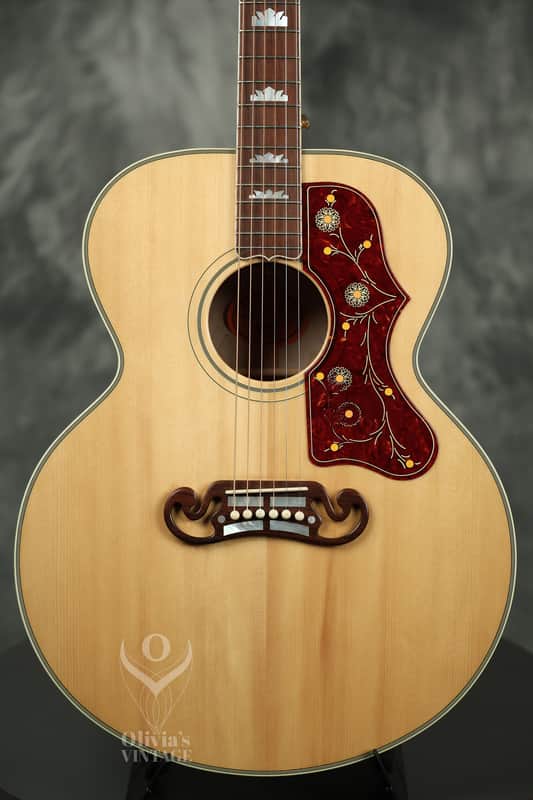 Gibson SJ-200
