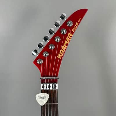 Kramer 80s Focus 1000 Made in Japan rotmetallic Floyd Rose Koffer 1984 - 1988 - rotmetallic image 3