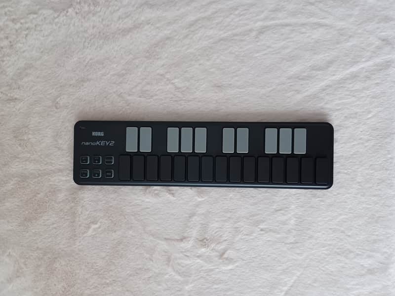 Immagine Korg nanoKEY2 Slimline USB MIDI Keyboard Controller 2011 - Present - Black - 1