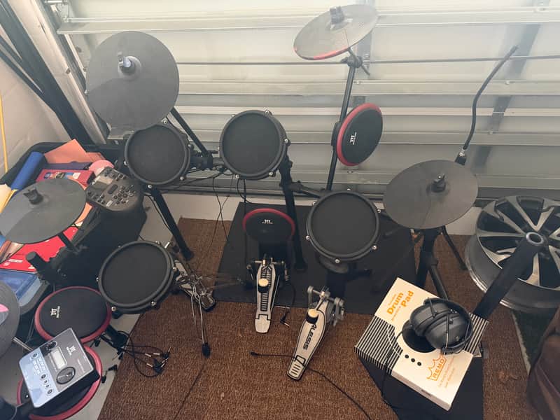 Alesis Nitro Mesh Kit Electronic Drum Set 2010s - Black image 1
