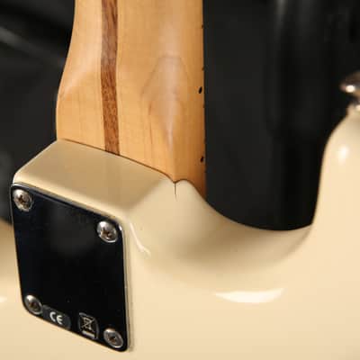 Fender Mexican Standard Stratocaster - Arctic White - 2nd Hand (165797) image 9