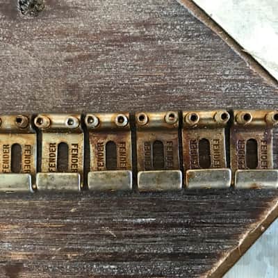 Real Life Relics Fender® Aged Steel Saddles for Stratocaster® Bridge (Fender® 0992051000    [M6]