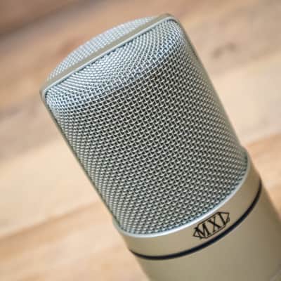 MXL 990 Studio Condenser Microphone w/ Mic Clip Voice Vocal Mike U283295 image 6