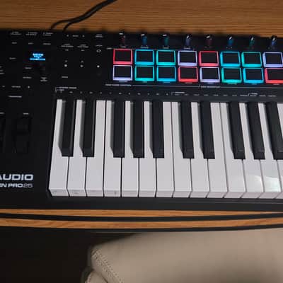 M-Audio Oxygen Pro 25 MIDI Keyboard Controller 2020 - Present - Black