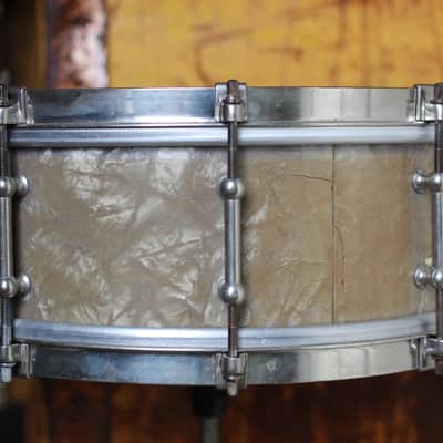 1930's Ludwig 'Professional Model' Snare Drum 5"x14" in Lavender Pearl image 6