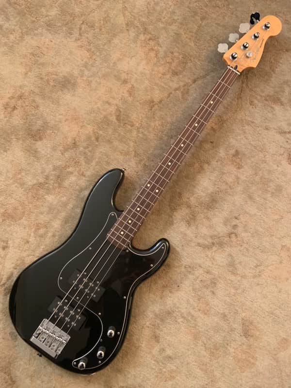 Fender Blacktop Precision P-Bass with Double Jazz Bass Pickups