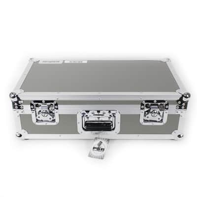 Pedaltrain Classic 2 Pedalboard with Professional-Grade Tour Case image 4
