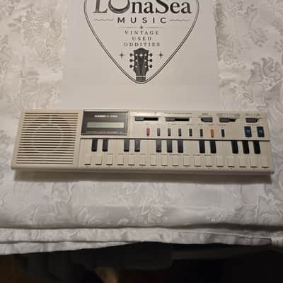 Casio VL-Tone VL-1 Electronic Musical Instrument w/ Original Casio Carrying Sleeve