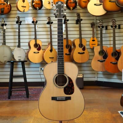 Larrivee OM-05 Old Town School Spec Sitka Spruce/Mahogany Acoustic Guitar w/Satin Neck, JCL Logo, Hard Case image 4