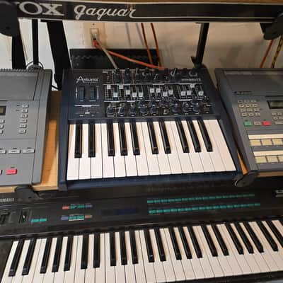 Arturia MiniBrute 25-Key Synthesizer 2012 - 2018 - Black image 2
