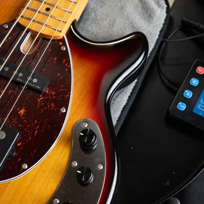 Sire Marcus Miller Z7 Bass 3-Tone Sunburst Excellent Condition W/ Hardcase. image 11