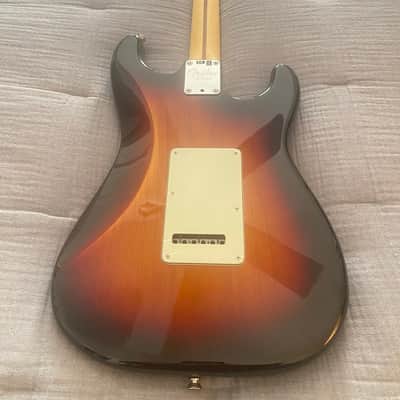 Fender American Professional Stratocaster, Maple Neck, 3-Tone Sunburst, Left Handed w/Original Hardshell Case, Mint Condition image 4