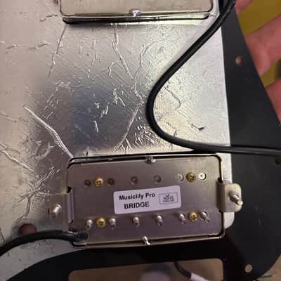 Fender Musiclilly Humbuckers 2020โs - Black/Chrome image 3