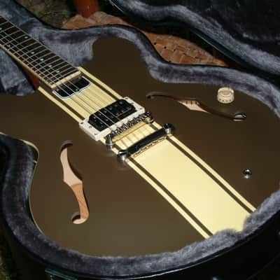 Epiphone ES-333, Tom Delonge/Blink 182 Semi-Hollow, W/USA Dirty Fingers, CASE, MINT! image 1