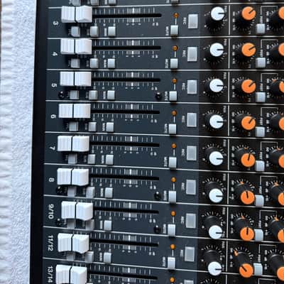 TASCAM Model 16 Multitrack Recorder / Mixer / Audio Interface 2019 - Present - Black with Wood Cheeks image 4