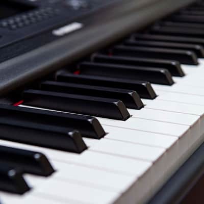 Yamaha DGX670 88-Key Portable Grand Piano (Black) image 6