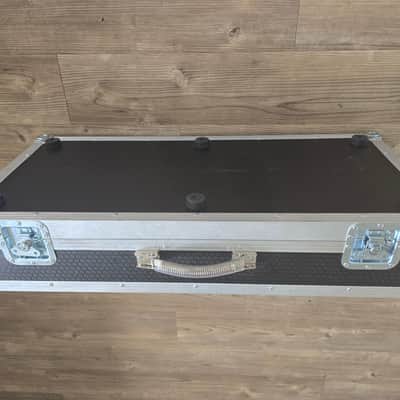 Swan Flight Custom Pedal Board 2023 - Silver and black image 4