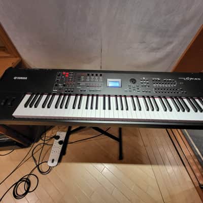 Yamaha S70 XS weighted 76 note keyboard/Synth with Motif XS Engine image 4