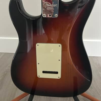 Fender American Professional Stratocaster with Maple Fretboard 2017 - 2019 - Natural image 3