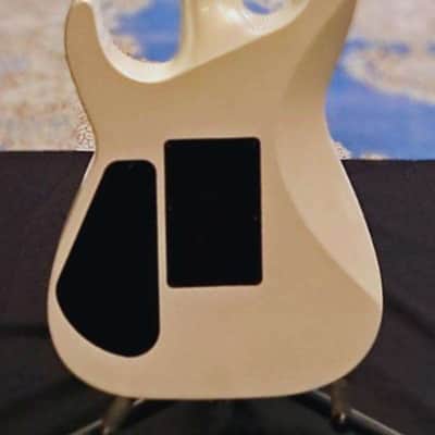 Jackson American Series Soloist SL3 Platinum Pearl JAS2201597 image 4