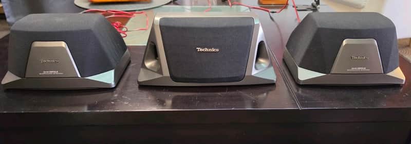 VINTAGE TECHNICS 4X MUSIC/SURROUND SPEAKERS image 1