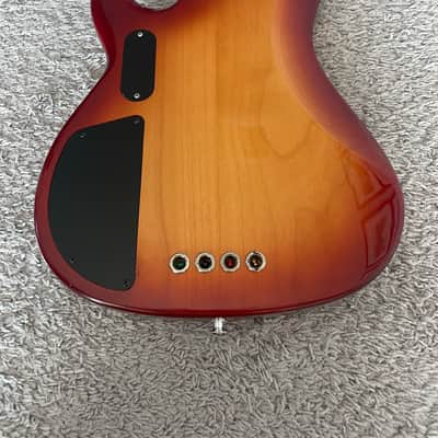 Fender Deluxe Zone Bass 2002 MIM Sienna Sunburst Rare 4-String Bass Guitar image 12
