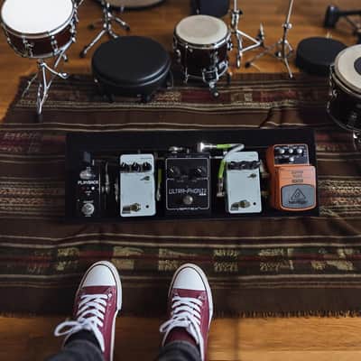 Small Guitar Pedal Board, 15x5.7x1.18", Aluminum Alloy Black Effects Mini Pedal Board with Adhesive Hookside Tape image 2