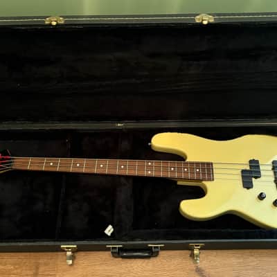 Charvel Vintage 80's Charvel / Jackson 2B Lefty 4 String Bass Guitar Made in Japan MIJ Left Handed W/ Case  - White image 10