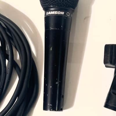 Samson S11 Cardioid Dynamic Microphone Kit with 20 foot XLR cable and clip image 1