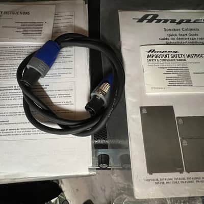 Ampeg Ampeg SVT 50th Heritage Sp.Ed Bundle - Black with Blue/Silver cover image 4