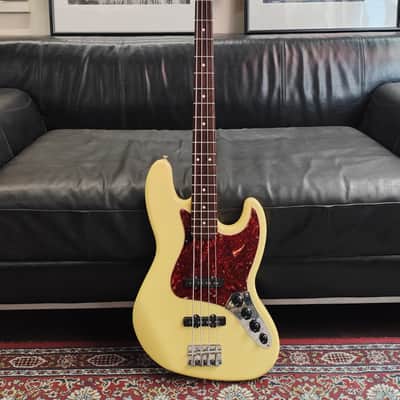 Fender Jazz Bass Deluxe 2007 - Vintage White image 2