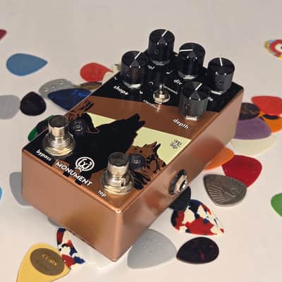 Walrus Audio Monument Harmonic Tap Tremolo V2 2018 - Present - Coral / Black image 1