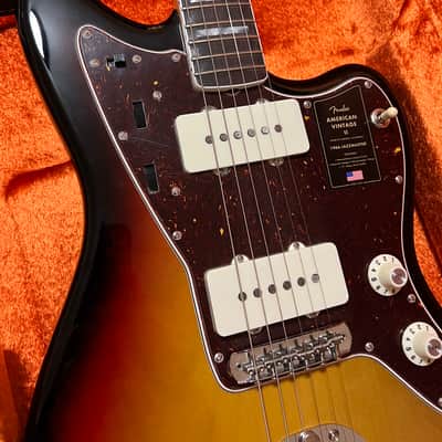 Fender American Vintage II '66 Jazzmaster 2022 -3-Color Sunburst image 2