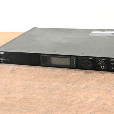 Shure UR4S Wireless Receiver - J5 Band: 578-638 MHz CG00776 image 1