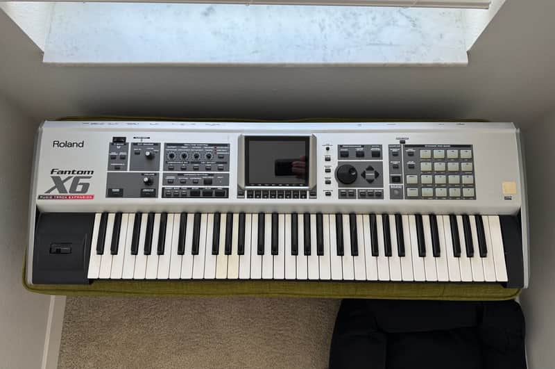 鍵盤楽器 Roland Fantom-X6 Synthesizer 中古】 ROLAND / Fantom-X6 【キーボードマート新宿】【新宿店