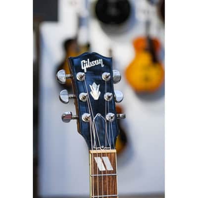 2010 Gibson Hummingbird heritage cherry sunburst image 3