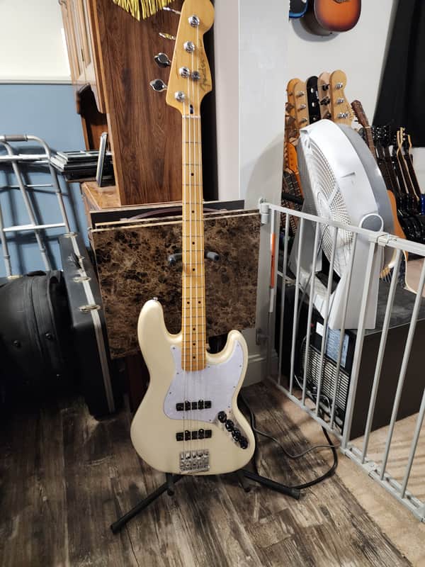 Fender Player II Modified Active Jazz Bass with Maple Fretboard
