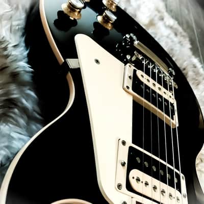 Nythar the Undying - Gibson Les Paul Classic 2019 - Black & Cream Tuxedo image 7