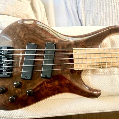 Roscoe LG3005 - Burled Walnut top Gloss image 4
