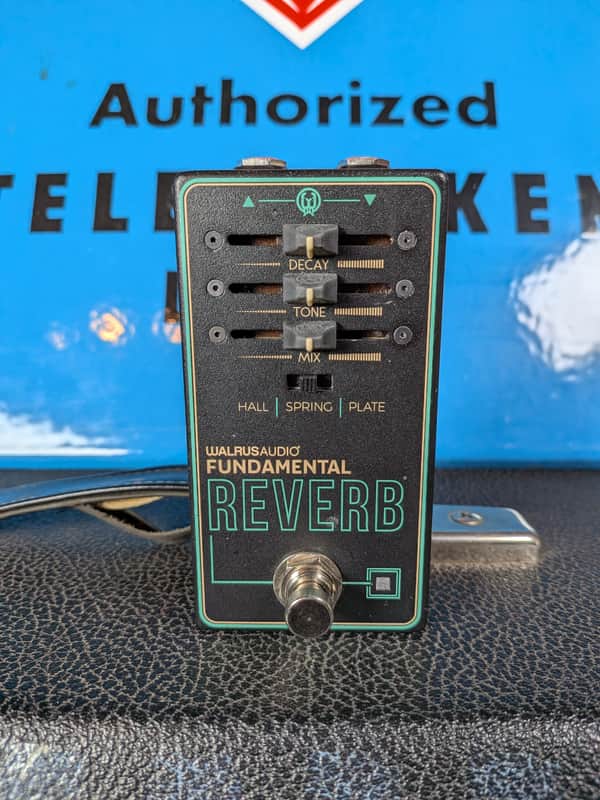 Walrus Audio Fundamental Reverb