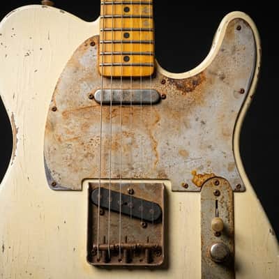 TELECASTER 8 holes pickguard - Steel rust ultra relic white image 2