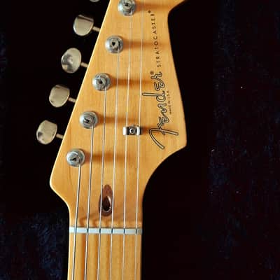 Fender American Standard 2012 Strat,  3-Tone Sunburst, Maple Fretboard image 8